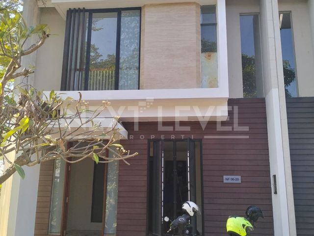 Disewakan Rumah 2 lantai di Northwest Lake Citraland