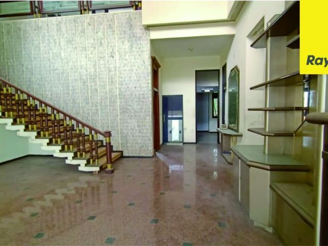 Dijual Rumah Bagus 2 lantai di Jalan Argopuro, Surabaya Pusat