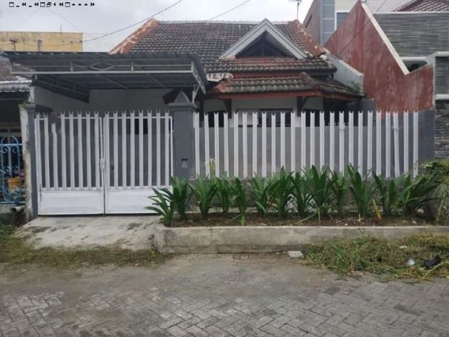 Rumah Wisma Mukti Klampis Anom STRATEGIS