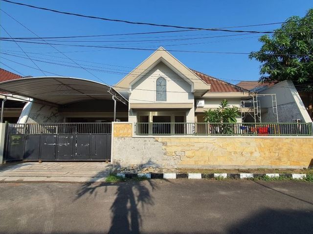 Rumah Manyar Kartika