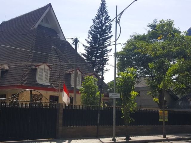 Disewakan Rumah Usaha Strategis Raya Diponegoro Surabaya
