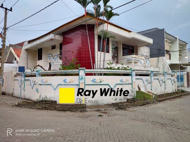 Rumah 2 Lantai Hoek Jl. Villa Kalijudan Indah, Surabaya