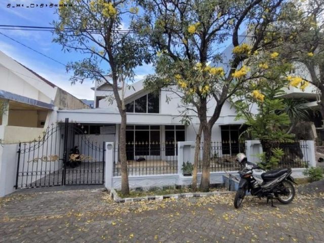 Rumah Manyar Kertoadi Hadap Selatan Row 3 Mobil