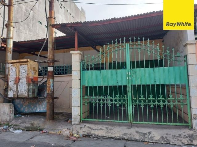 Disewakan Rumah Lokasi di Jl. Manukan, Surabaya Barat