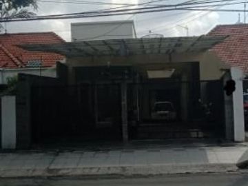 Rumah di Jalan Kartini, Hadap Selatan