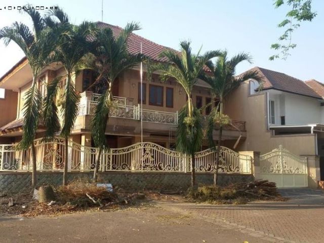 Rumah international village Citraland hook hadap barat dan selatan