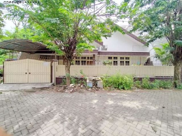 Rumah Dharmahusada Indah Barat STRATEGIS, CARPORT