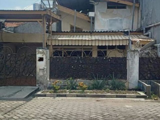 Rumah Dukuh Kupang Row jalan lebar