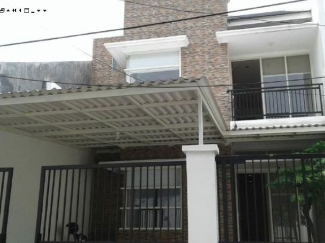 Rumah Ngagel Wasana STRATEGIS, Semi Furnish