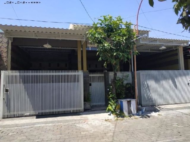 Rumah di Deltasari Indah Sidoarjo, Strategis
