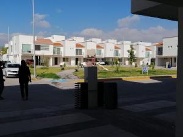 COMPRA ESPECTACULAR TERRENO EN RESIDENCIAL LOS LAGOS !!