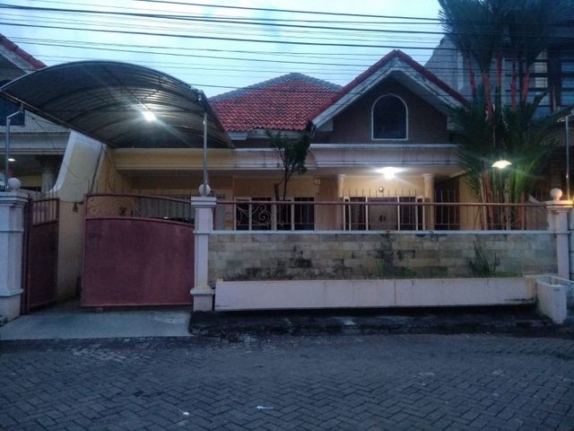 Rumah disewakan Villa Bukit Permai Surabaya