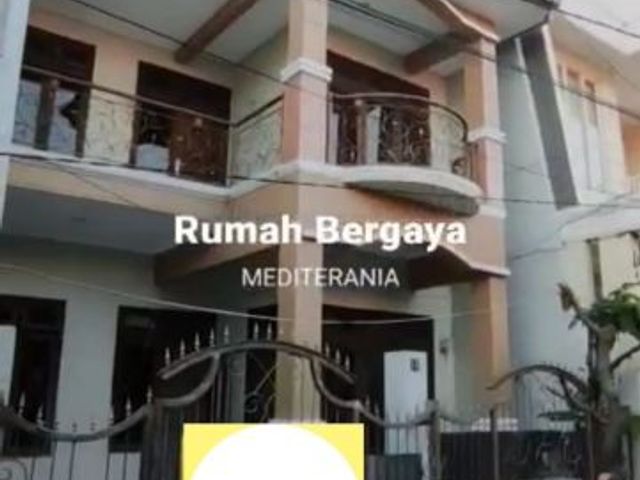 Disewakan Rumah 2 Lantai Bronggalan Surabaya
