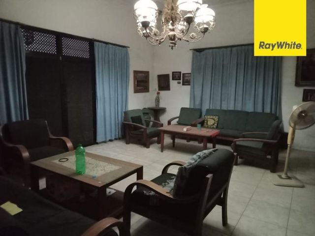 Disewa Rumah di Jalan Ketintang Madya, Surabaya