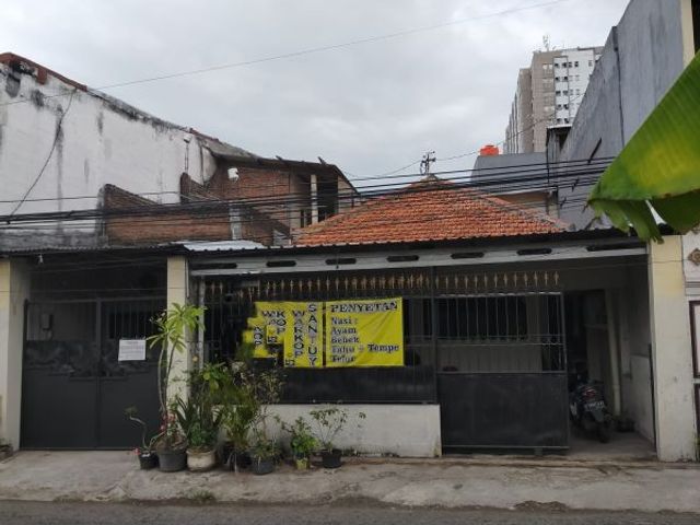 Jual rumah menarik raya gebang putih surabaya