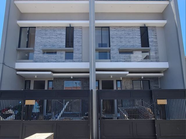 Fr17 NEW Rumah Klampis Semolo Timur, Sukolilo Surabaya Timur