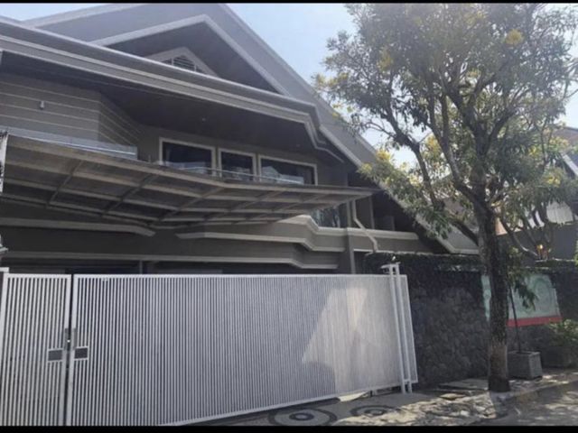 Rumah elegan asri di darmo harapan SBY barat