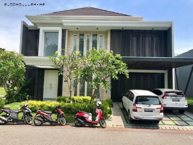Rumah Long beach Pakuwon city Full furnished