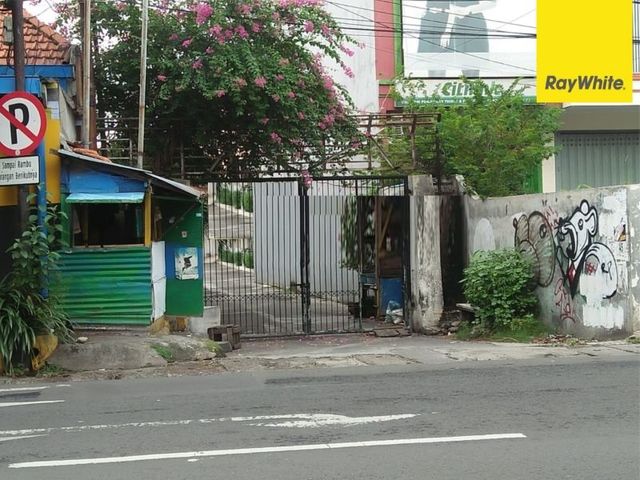 Dijual Rumah Kantor Pusat Kota di Jalan Dinoyo, Surabaya