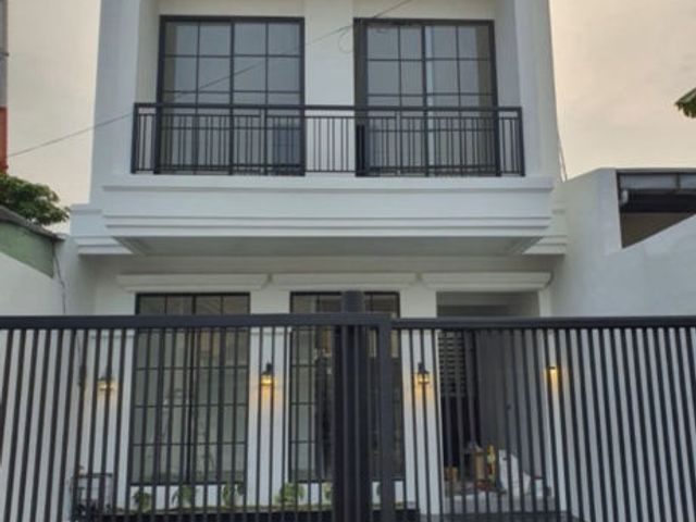 Rumah new modern di simpang darmo permai selatan SBY barat