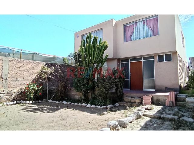 Se Vende Amplia Casa A Precio De Terreno En Zamácola!!!