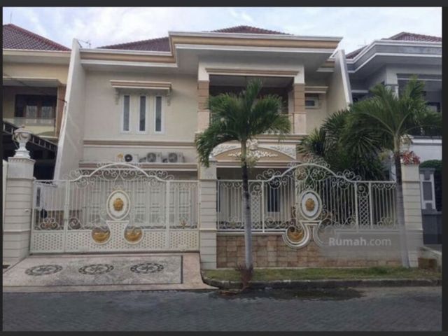 Rumah mewah elegan di dharmahusada indah surabaya