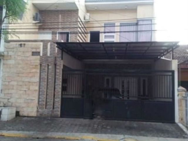 Rumah di Barata Jaya Hadap Timur