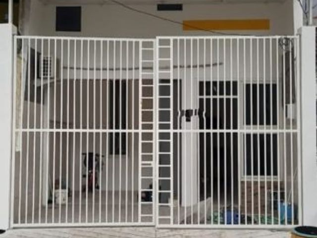 Dijual Rumah di Raya Kalijudan Asri, Surabaya