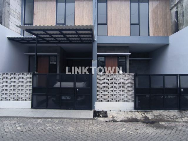 Dijual Baru Siap Huni Rumah 2 Lantai Type Alpha di Darmo Permai Utara Surabaya Barat