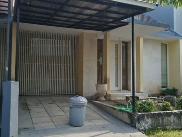 Disewakan Rumah Siap Huni 2 Lantai di Greenwood Citraland Surabaya