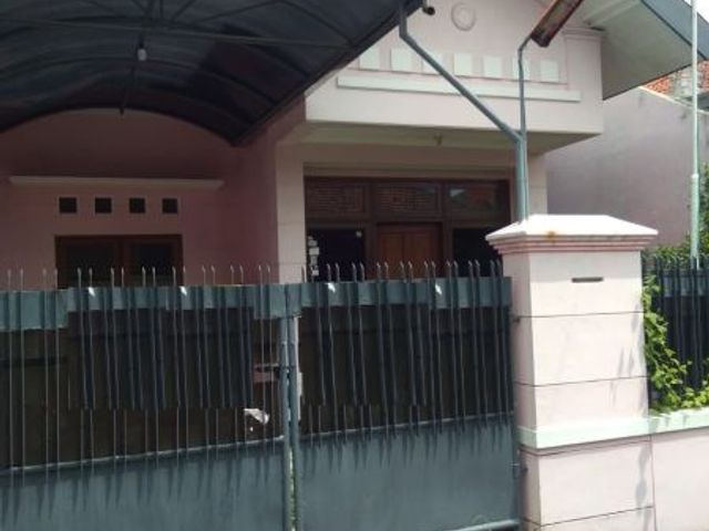 Rumah disewakan Ngagel Timur Surabaya