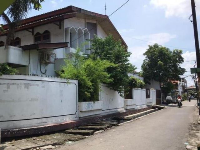 Rumah Pucang Adi Strategis ditengah kota dekat Fasilitas umum