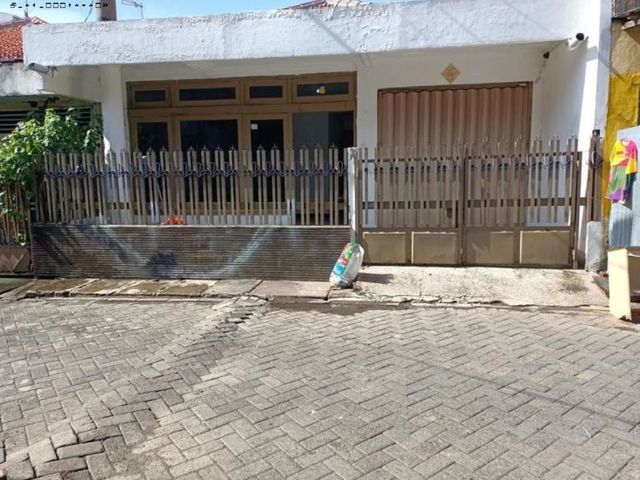 Rumah Gembong (depan Pasar Kapasan) Row jalan 2 mobil