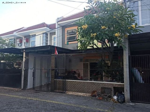Rumah Lebak Indah Town House, Siap Huni, Carport 1, Row 3 mobil