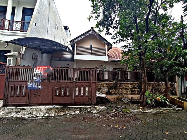 DISEWAKAN RUMAH SIAP HUNI DARMO PERMAI SELATAN surabaya
