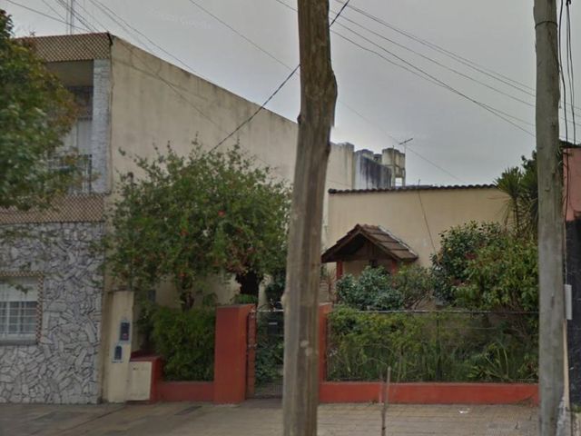 NUEVO VALOR VILLA LUZURIAGA CASA 3 AMBIENTES EXCELENTE LOTE MUY BUENA UBICACIÓN IDEAL EMPRENDIMIENTO