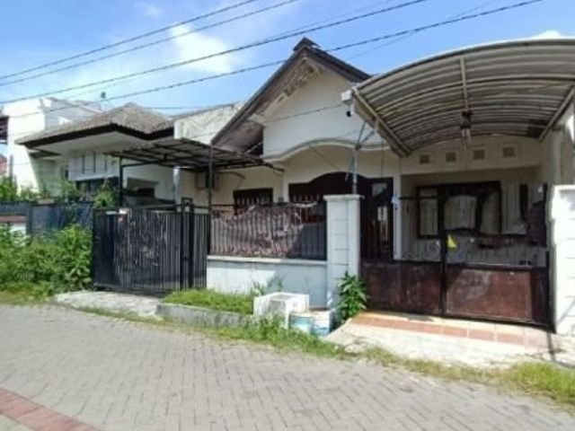 Rumah Sutorejo Selatan Hadap Timur