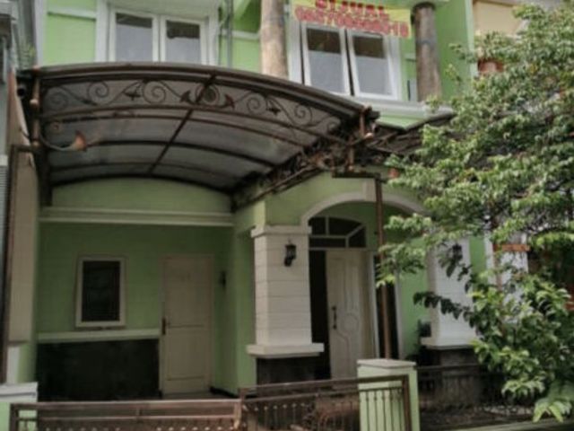 Rumah one gate system di Kebonsari regency A.Yani surabaya