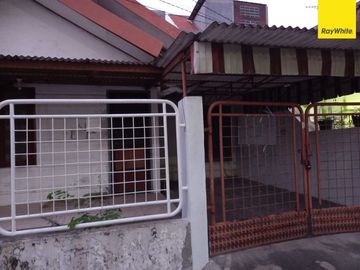 Rumah Disewakan Lokasi di Jl. Rungkut Asri Tengah, Surabaya
