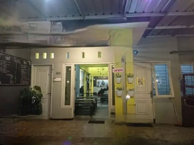 Rumah Untuk Cafe Di Poros Merjosari Dekat Uin