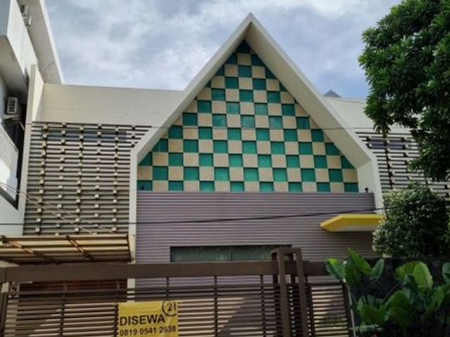 Disewakan Rumah Dalam Cluster Aman di Pondok Indah