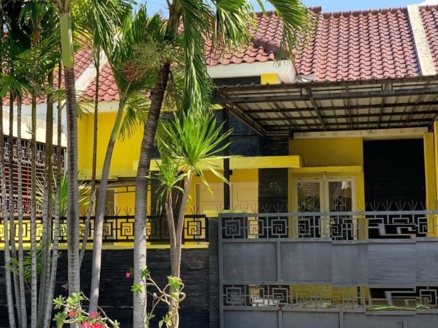 RUMAH DI RAYA KUTA PURIMAS ROW JALAN : 2.5 MOBIL