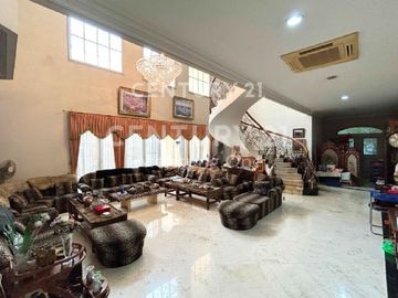 Rumah dijual di Jakarta Pusat - AC, Kolam renang