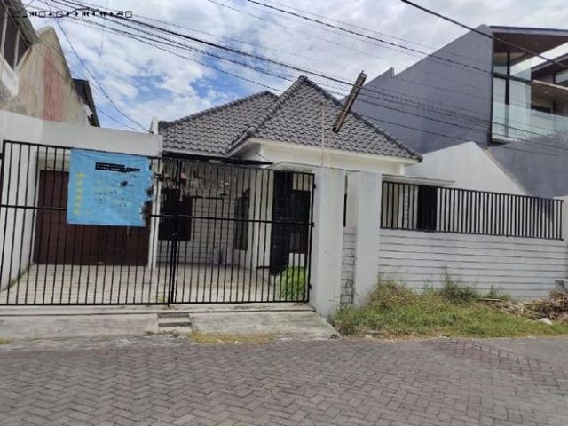 Rumah Manyar Tirtoasri SIAP HUNI Listrik 4400w