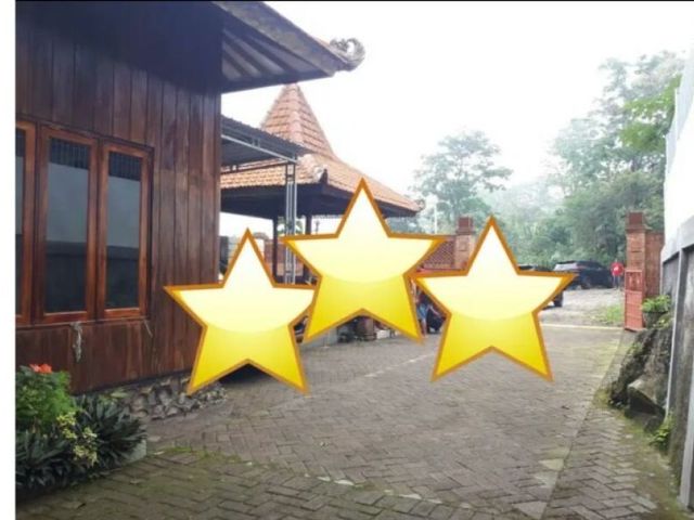 Villa gaya mojopahit antik Trawas, Mojokerto