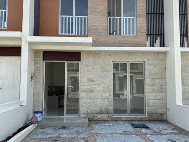 Dijual Rumah 2 lt di Greenland Residence Cluster Garbera, Gresik