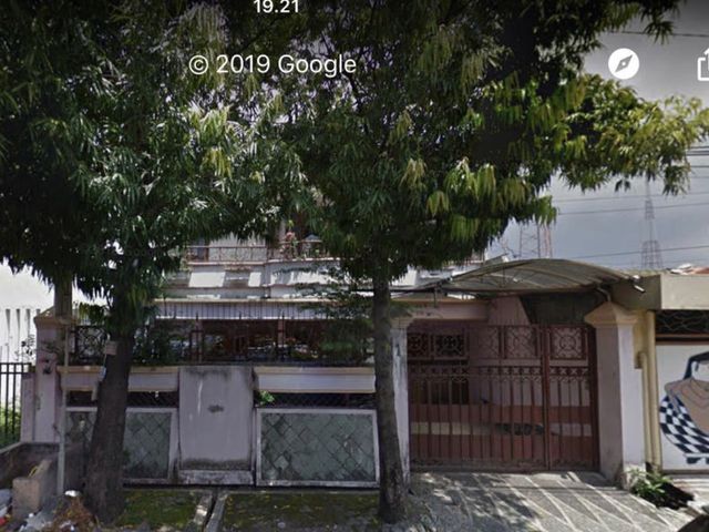 Dijual rumah lokasi strategis di raya Darmo permai Selatan.
