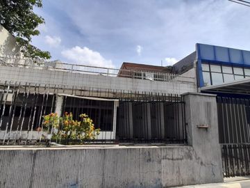 Rumah Disewakan Perak Barat Surabaya KT
