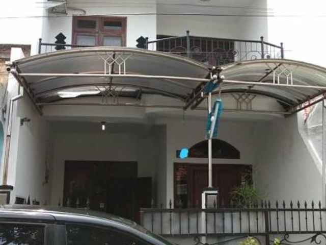 Rumah Kupang Jaya, Strategis
