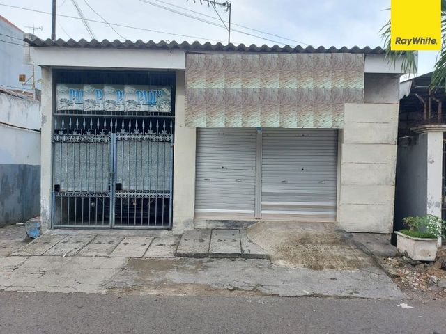 Dijual Rumah Lokasi Padat Penduduk Di Jl. Petemon , Surabaya